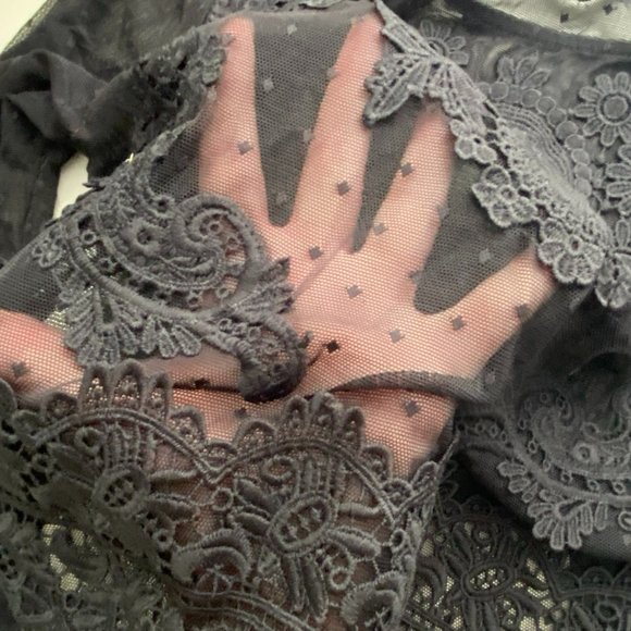 F21 Cropped Mesh Embroidered top in small - Picture 2 of 4